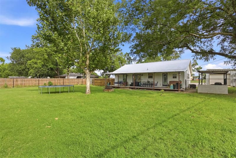 308 W 1st Street, Springtown TX 76082 - Photo 29