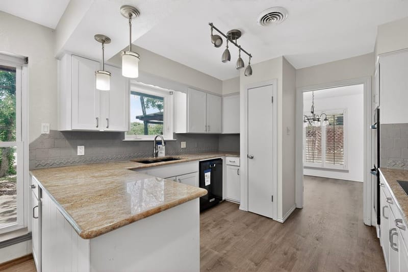 3411 Sheffield Drive, Arlington TX 76013 - Photo 8