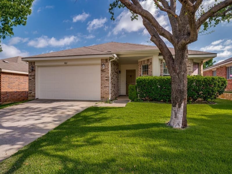 8821 CHISHOLM Trail, Cross Roads TX 76227 - Photo 2