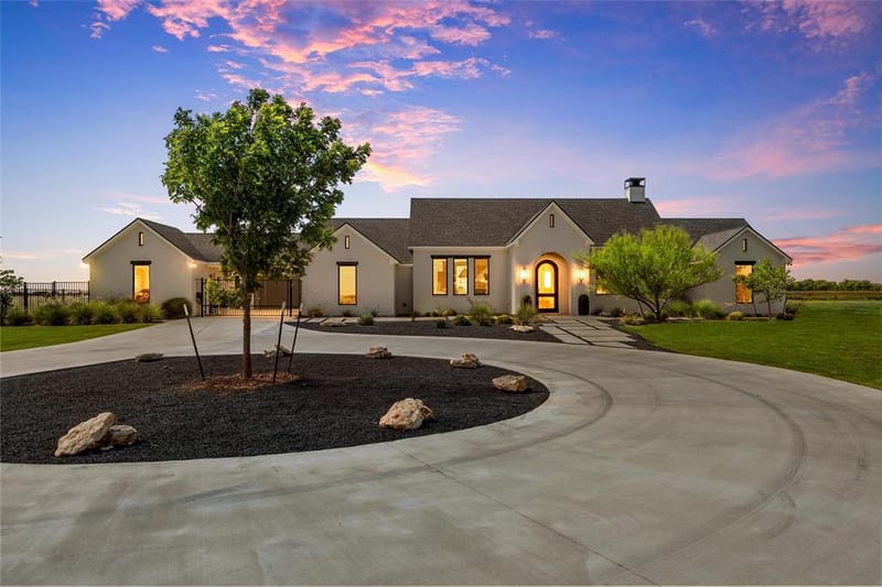 417 Willow Moon Ranch Road, Crawford TX 76638 - Photo 2