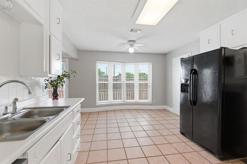 2915 Post Oak Court, Bedford TX 76021 - Photo 12