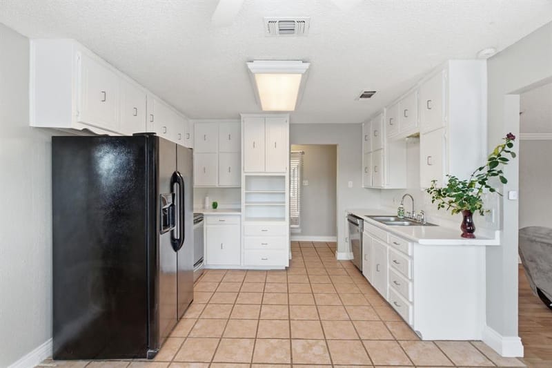 2915 Post Oak Court, Bedford TX 76021 - Photo 7