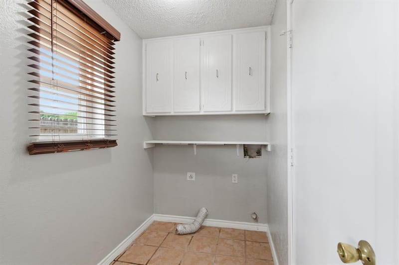 2915 Post Oak Court, Bedford TX 76021 - Photo 10