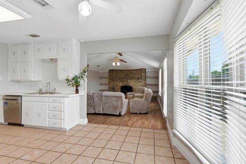 2915 Post Oak Court, Bedford TX 76021 - Photo 11