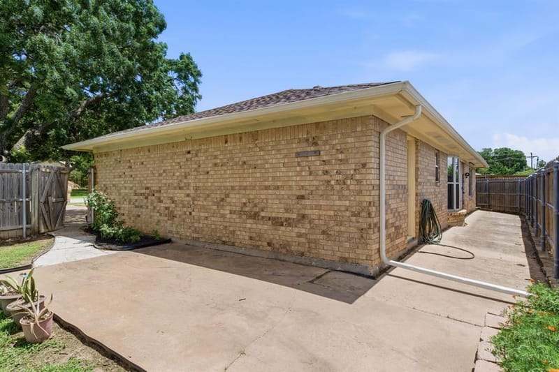 2915 Post Oak Court, Bedford TX 76021 - Photo 21