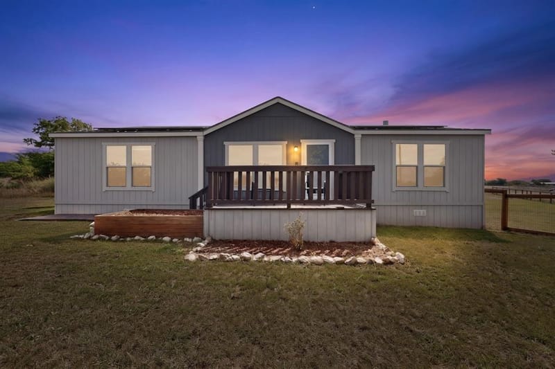 115 Vinall Circle, Decatur TX 76234 - Photo 2