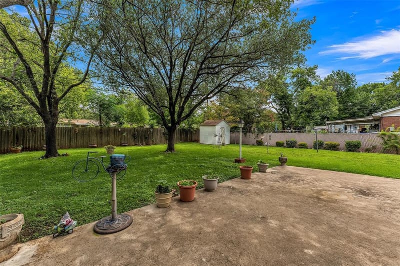 1325 Royal Oaks Drive, Waco TX 76710 - Photo 28