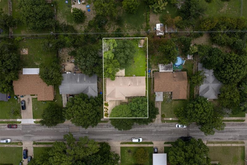 1325 Royal Oaks Drive, Waco TX 76710 - Photo 34
