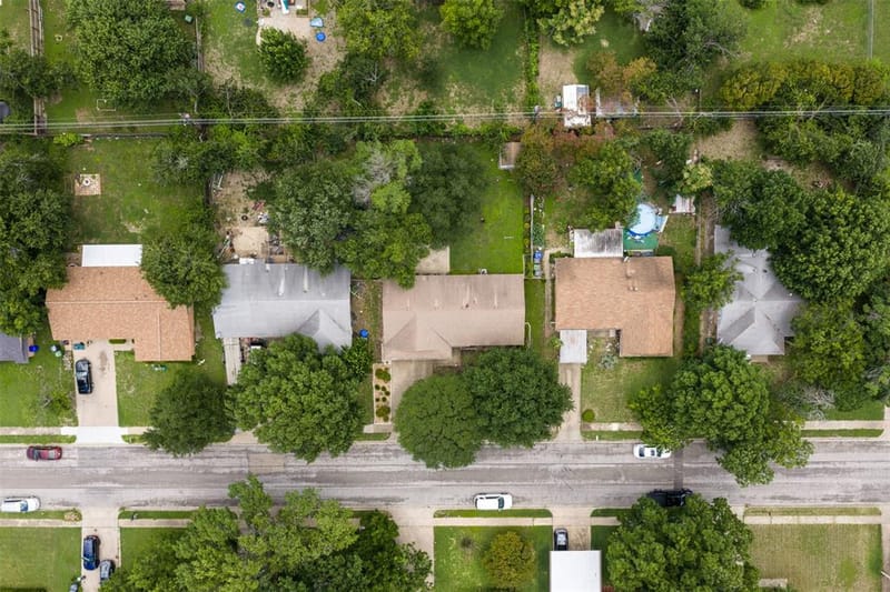 1325 Royal Oaks Drive, Waco TX 76710 - Photo 35