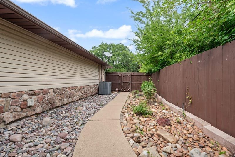 12704 Garden Grove Drive, Dallas TX 75253 - Photo 22