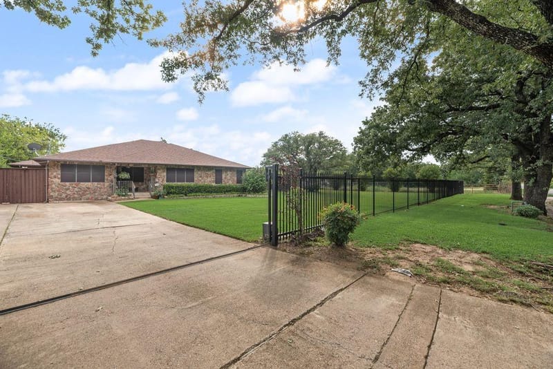 12704 Garden Grove Drive, Dallas TX 75253 - Photo 4