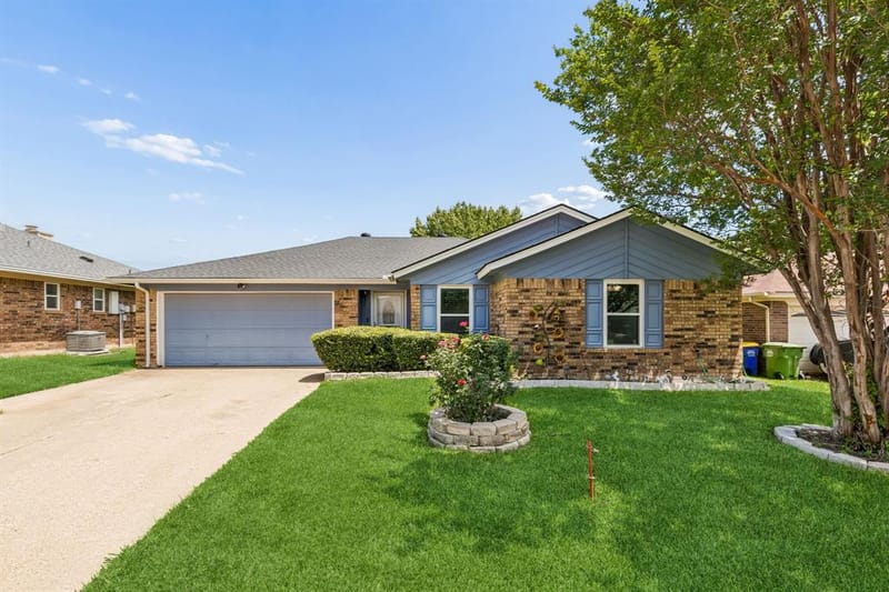 6417 Loma Vista Drive, Watauga TX 76148 - Photo 4