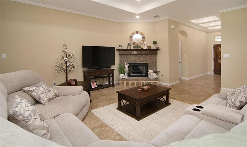 2752 Elmwood Drive, Burleson TX 76028 - Photo 5
