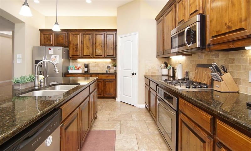 2752 Elmwood Drive, Burleson TX 76028 - Photo 10
