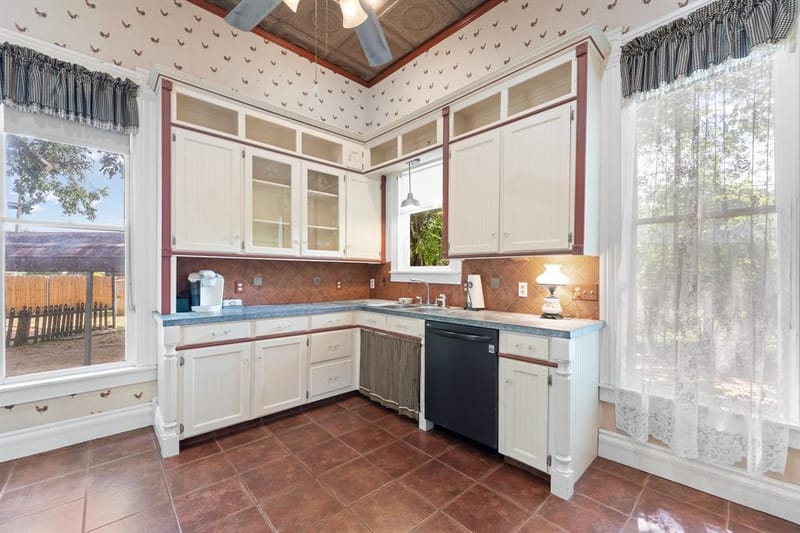 320 E Franklin Street, Hillsboro TX 76645 - Photo 13