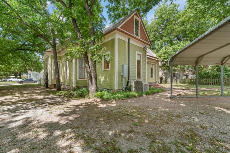 320 E Franklin Street, Hillsboro TX 76645 - Photo 32