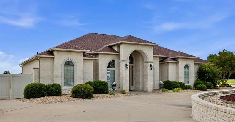 1614 Crow Creek Drive, Granbury TX 76049 - Photo 6