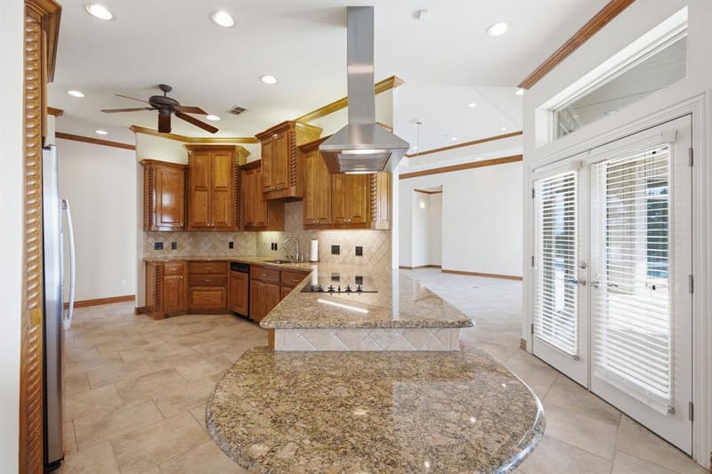 1614 Crow Creek Drive, Granbury TX 76049 - Photo 16
