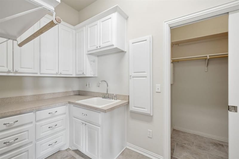 1614 Crow Creek Drive, Granbury TX 76049 - Photo 22