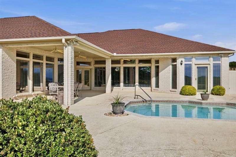 1614 Crow Creek Drive, Granbury TX 76049 - Photo 33