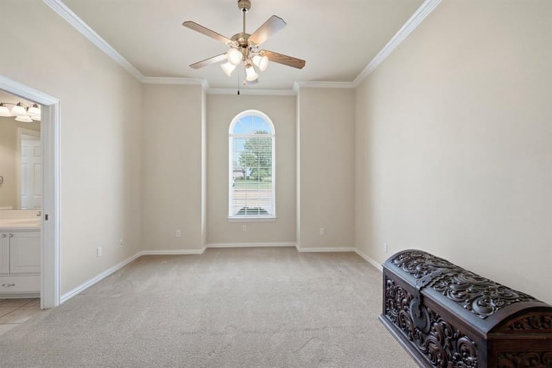 1614 Crow Creek Drive, Granbury TX 76049 - Photo 31