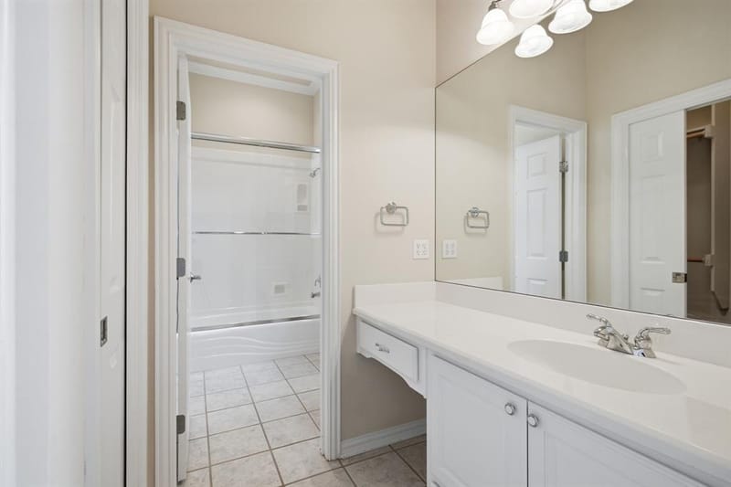 1614 Crow Creek Drive, Granbury TX 76049 - Photo 29