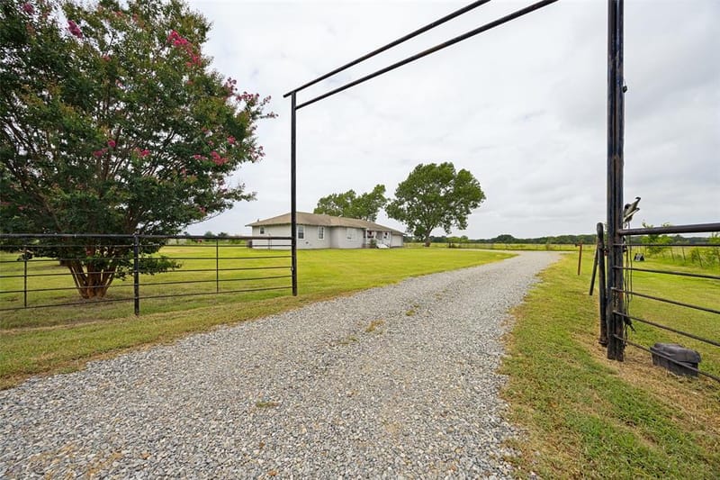 1343 CR 2230, Ivanhoe TX 75447 - Photo 33