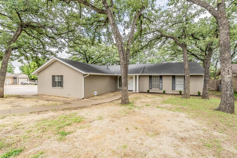 1412 Oxford Street, Arlington TX 76013 - Photo 2