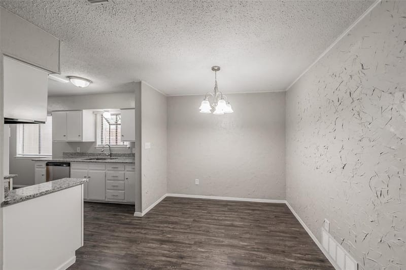 1412 Oxford Street, Arlington TX 76013 - Photo 13