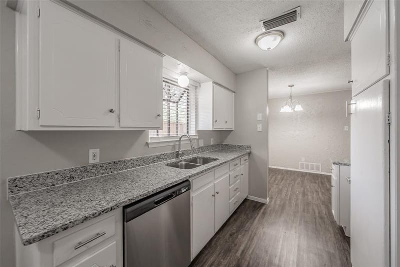 1412 Oxford Street, Arlington TX 76013 - Photo 16