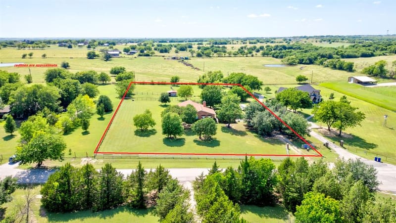 21921 Quail Run Road, Sanger TX 76266 - Photo 2