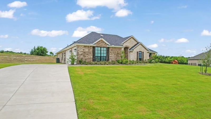 1080 Julian Drive, Van Alstyne TX 75495 - Photo 2