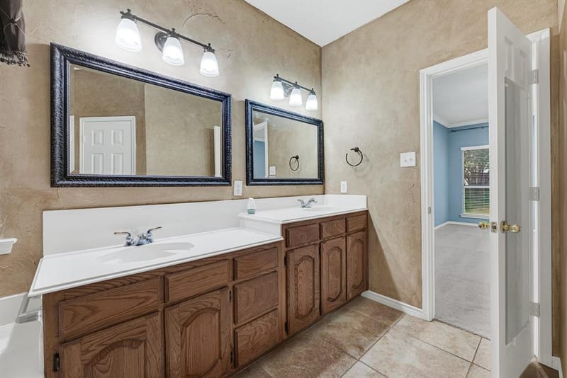706 Green Apple Drive, Garland TX 75044 - Photo 17