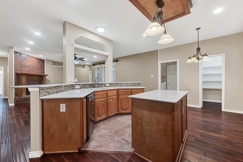 706 Green Apple Drive, Garland TX 75044 - Photo 9