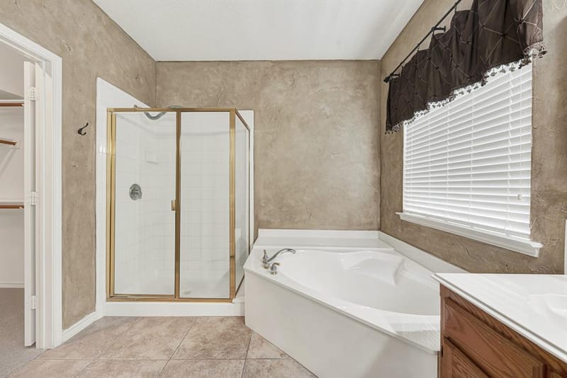 706 Green Apple Drive, Garland TX 75044 - Photo 18