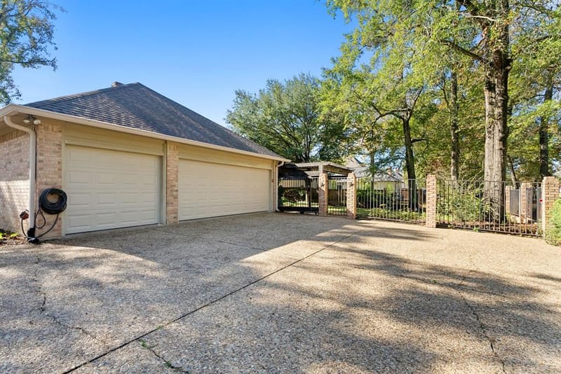 1807 Royal Oak Drive, Tyler TX 75703 - Photo 32