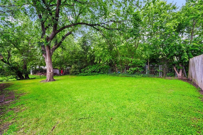 1307 N Gaines Street, Ennis TX 75119 - Photo 32
