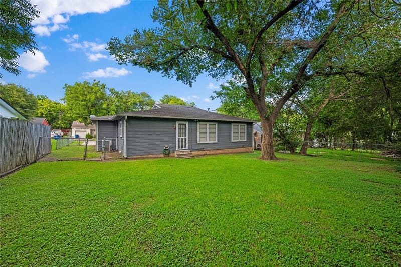 1307 N Gaines Street, Ennis TX 75119 - Photo 30