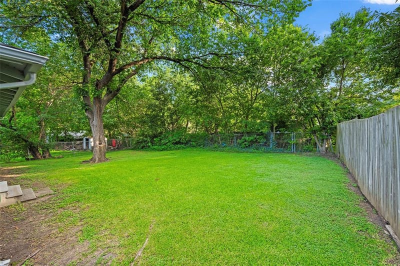 1307 N Gaines Street, Ennis TX 75119 - Photo 33