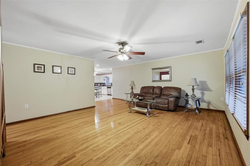 1307 N Gaines Street, Ennis TX 75119 - Photo 11