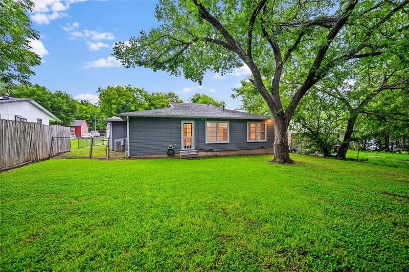 1307 N Gaines Street, Ennis TX 75119 - Photo 31