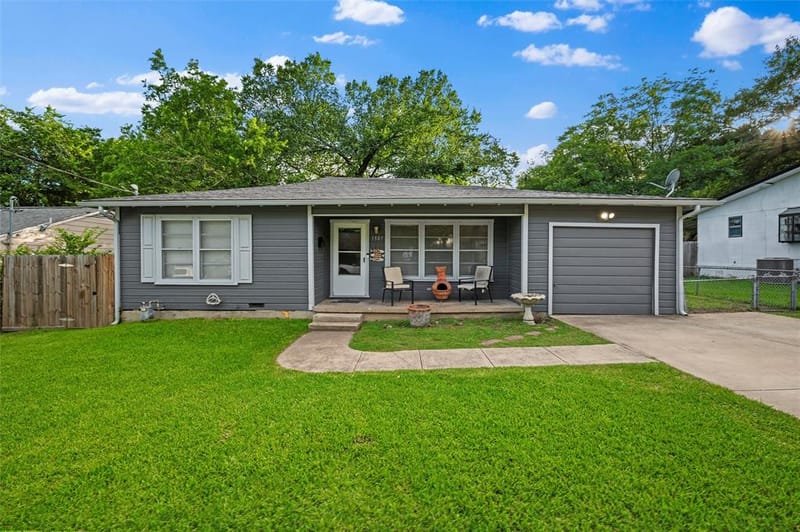 1307 N Gaines Street, Ennis TX 75119 - Photo 4