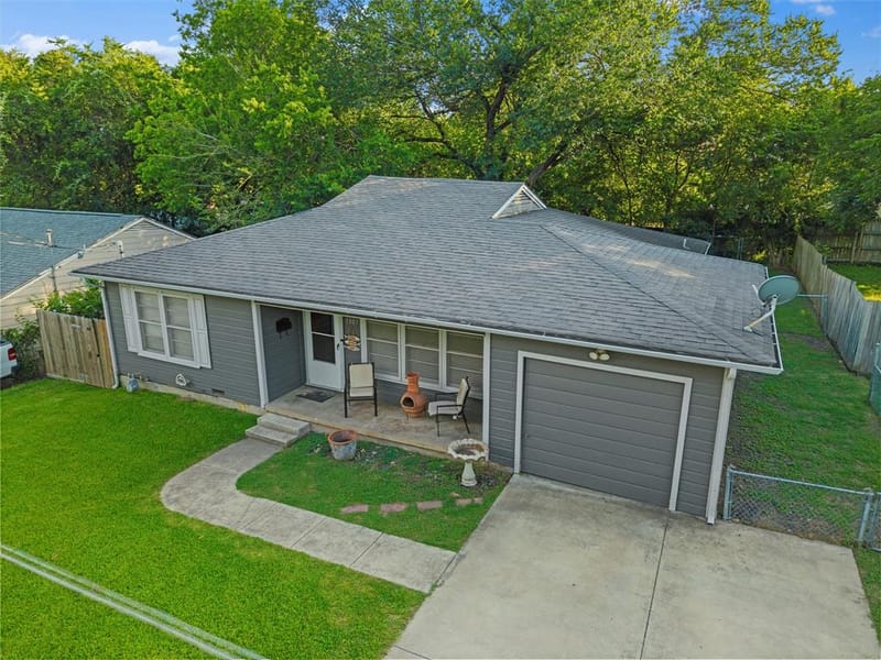 1307 N Gaines Street, Ennis TX 75119 - Photo 8