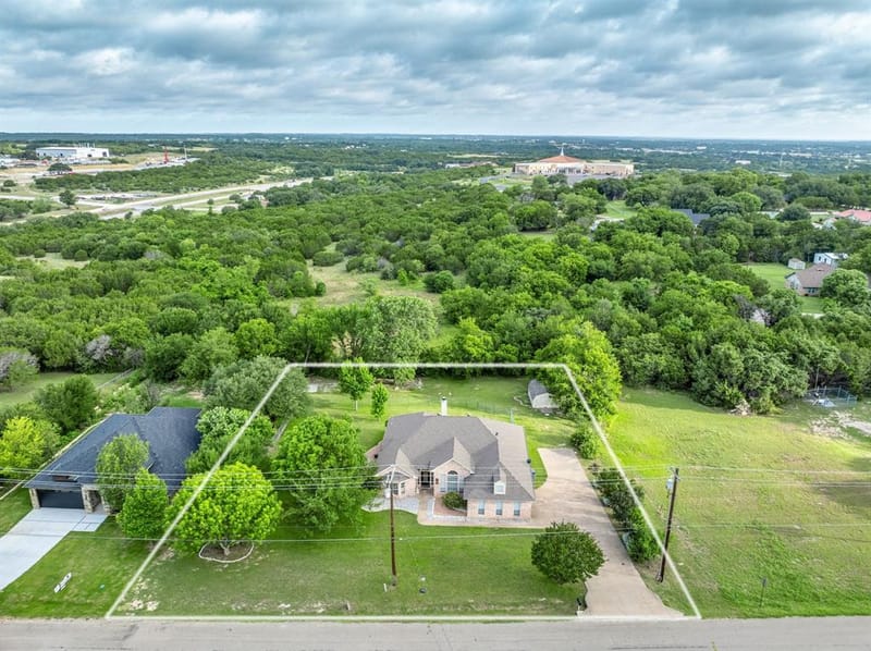 214 Knob Hill Drive, Granbury TX 76048 - Photo 2