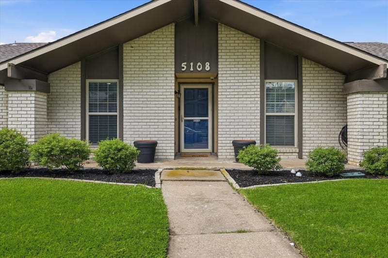 5108 Brandenburg Lane, The Colony TX 75056 - Photo 2