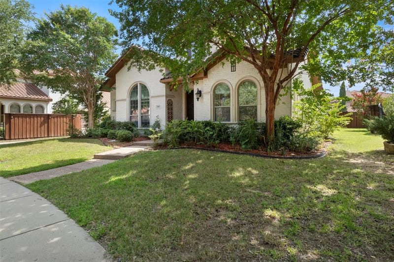 6811 San Fernando, Irving TX 75039 - Photo 2