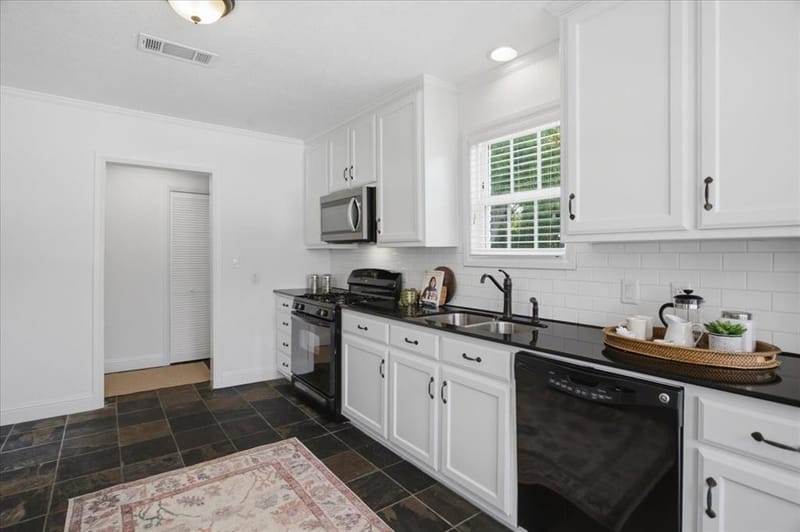 2721 Benbrook Boulevard, Fort Worth TX 76109 - Photo 12