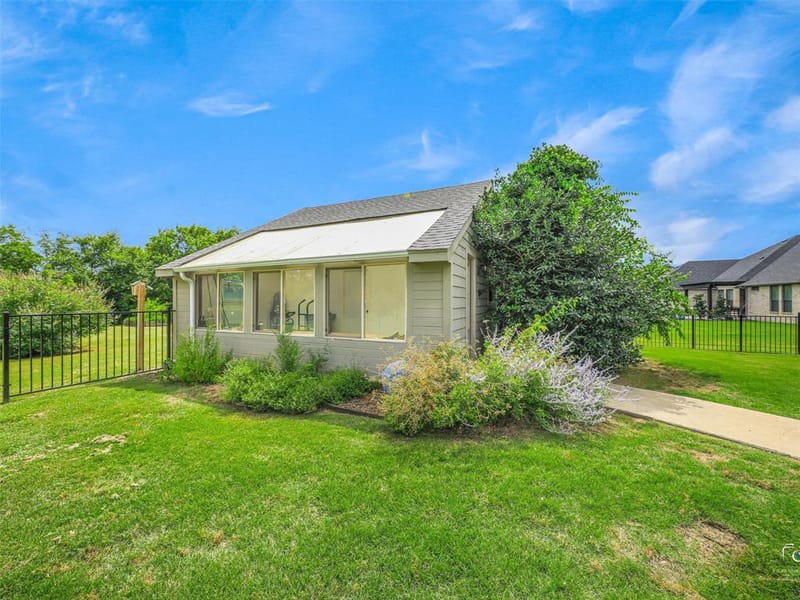 4428 Lake Breeze Drive, McKinney TX 75071 - Photo 10