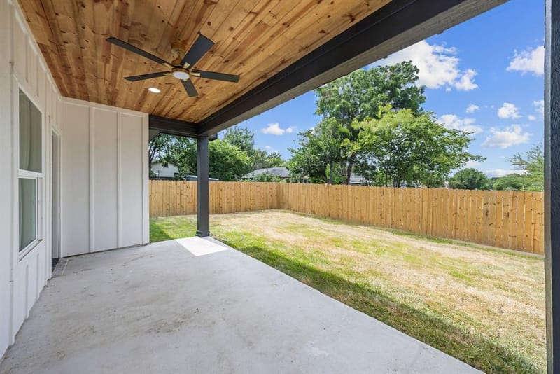 1004 W Broadus Avenue, Fort Worth TX 76115 - Photo 27