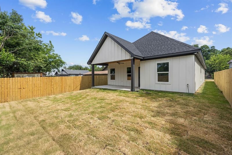 1004 W Broadus Avenue, Fort Worth TX 76115 - Photo 30